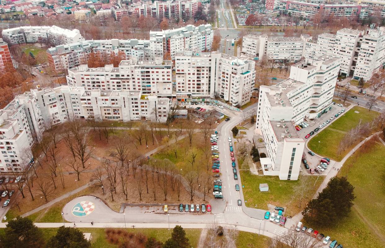 Ovaj je kvart nekad bio najrazvijeniji u zemlji, a može se pohvaliti i prvom kabelskom