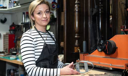 Najmla&dstrok;a hrvatska postolarka: 'Ne mogu na&cacute;i nasljednika, a ljudi jo&scaron; &zcaron;ele kvalitetne cipele'