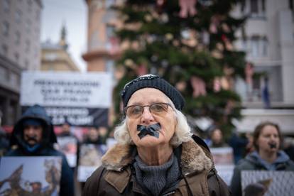 FOTO Izveli performans za prava životinja na Trgu bana Jelačića