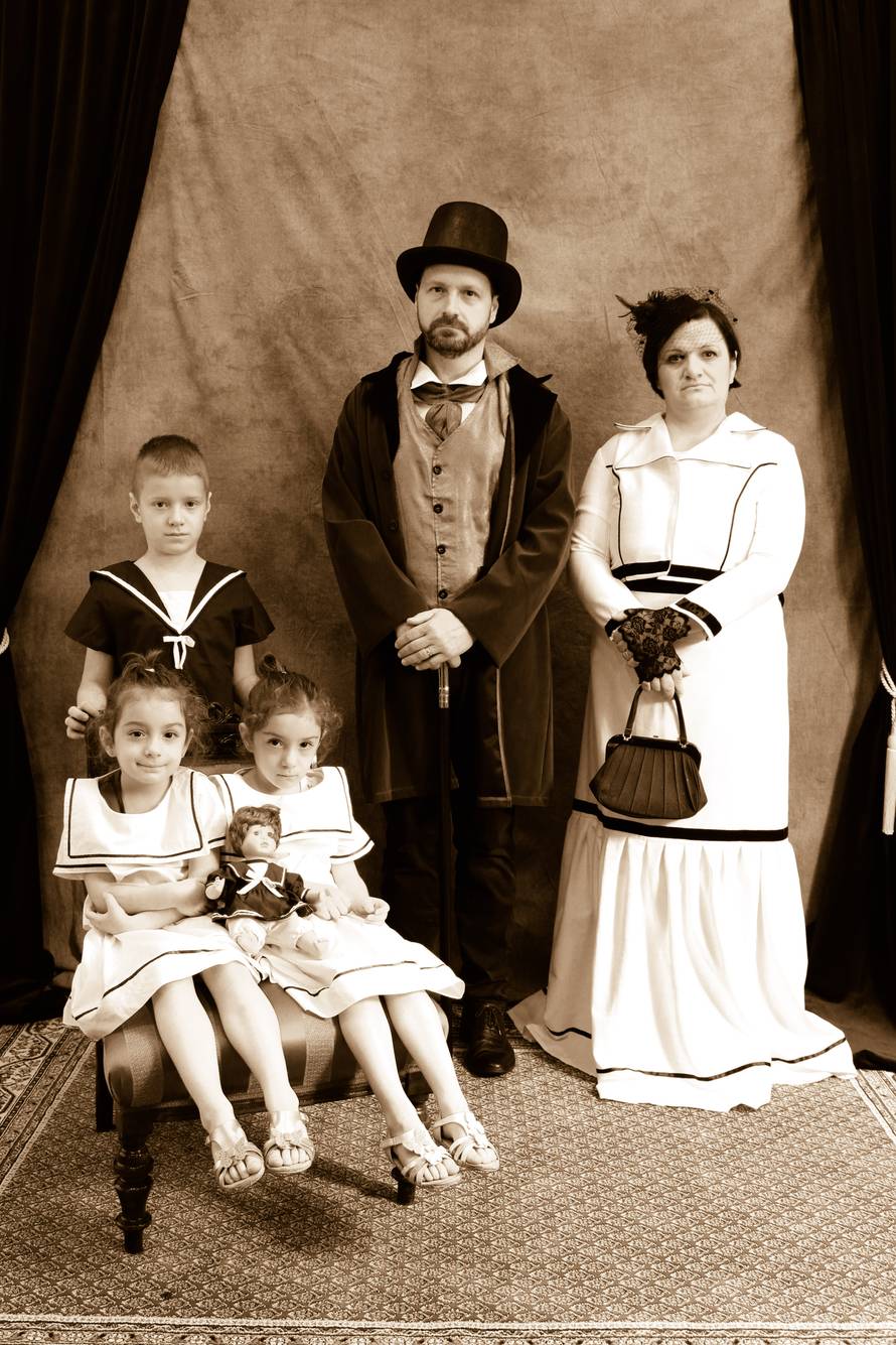 Želite znati kako biste izgledali u prošlosti? Ovaj zagrebački foto-studio će vas transformirati