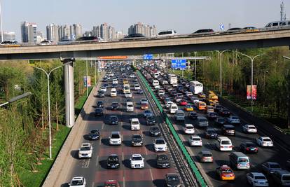Veliki kineski brat te gleda: Svi auti dobit će sustav praćenja