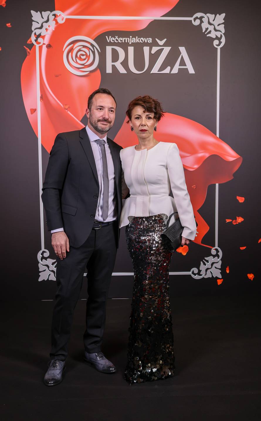 Zagreb: Uzvanici na dodjelu medijske nagrade "Večernjakova ruža" u Hrvatskom narodnom kazalištu