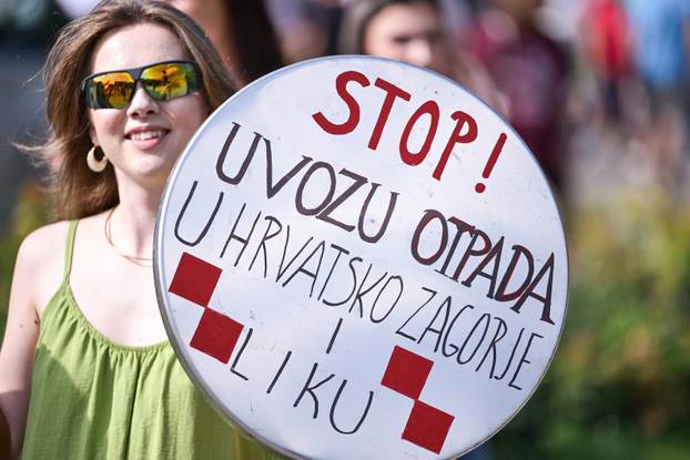 Zagreb: Okupljanje prosvjednika Hodaj za Liku, hodaj za Hrvatsku