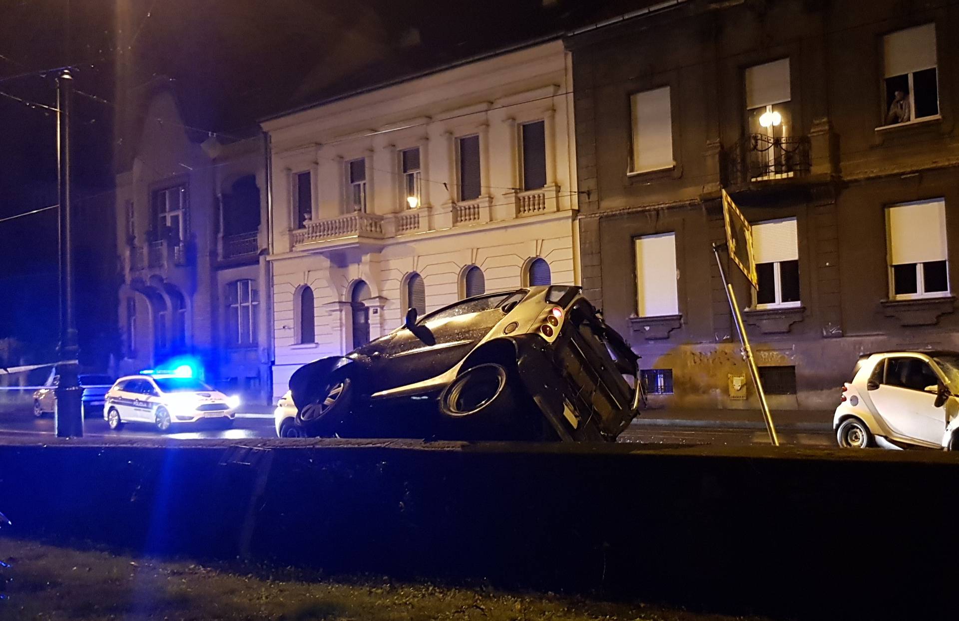 Strava u Zagrebu: U sudaru tri auta poginuo jedan čovjek...