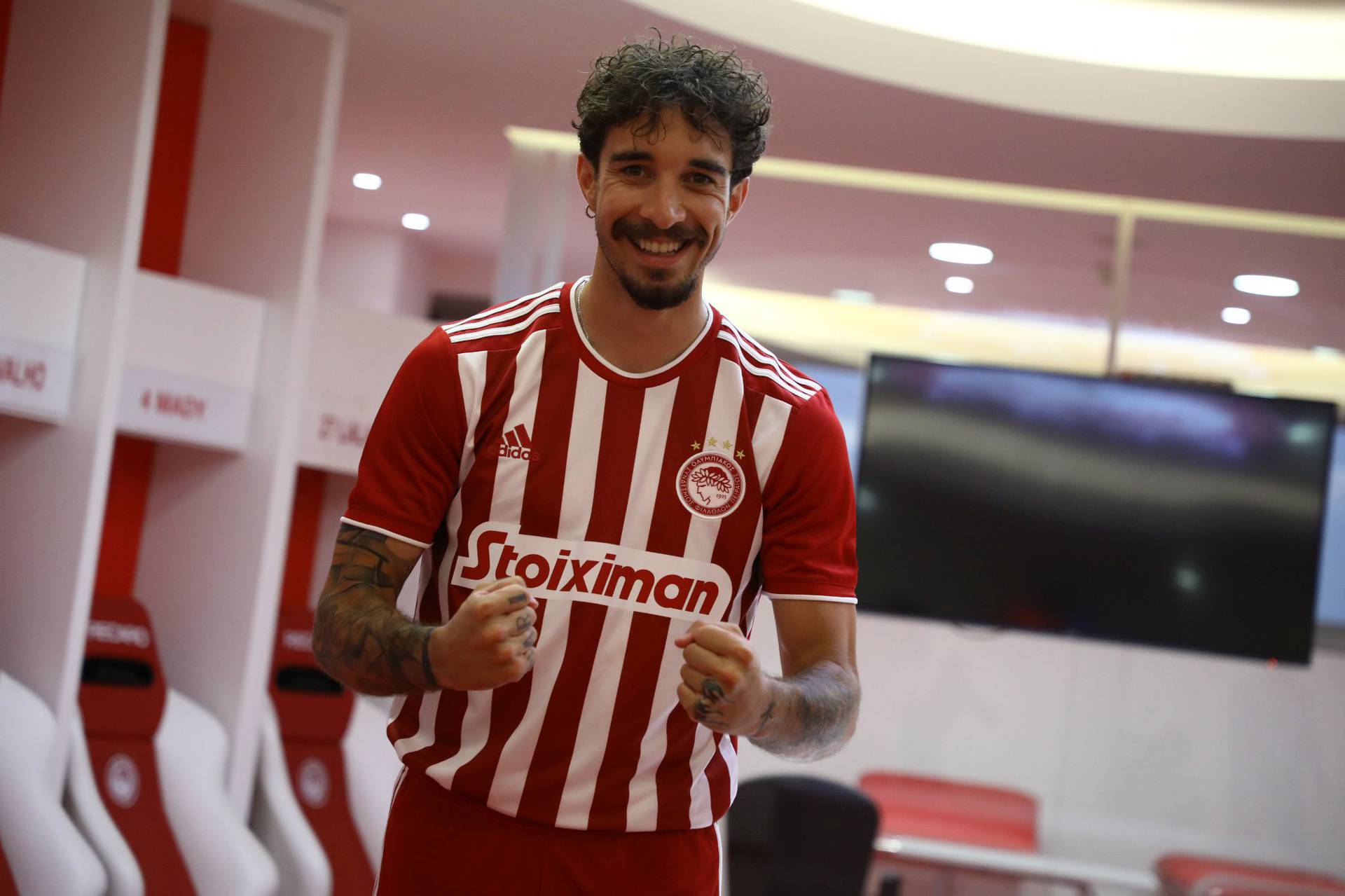 Ludnica u Pireju: Šime Vrsaljko potpisao za grčki Olympiakos!