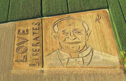 Umjetnik napravio lik pape Franje u žitnom polju