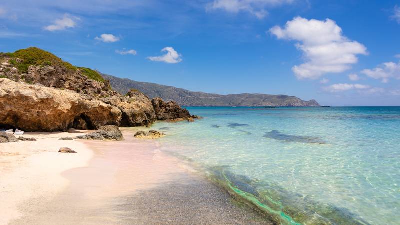 Volite li odmor bez automobila i netaknute plaže, ovo su otočne destinacije idealne za vas