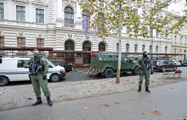 Zagreb: Dolazak Petra Ćosića i ostalih iz skupine dilera na optužno vijeće