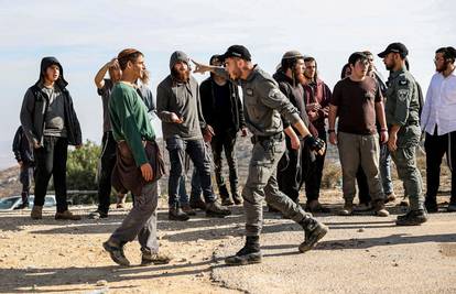 Izraelski doseljenici upadaju u sela, kolju ovce, pale aute. Morala reagirati i vojska