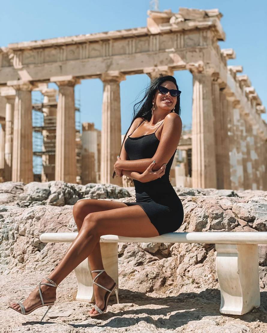 Knoll njiše kukovima i zavodi oblinama: 'Ti si rođena za sve'