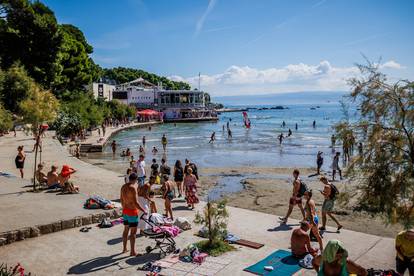 Split: Otkrivanje spomen ploče povodom 100 godina picigina na plaži Bačvice