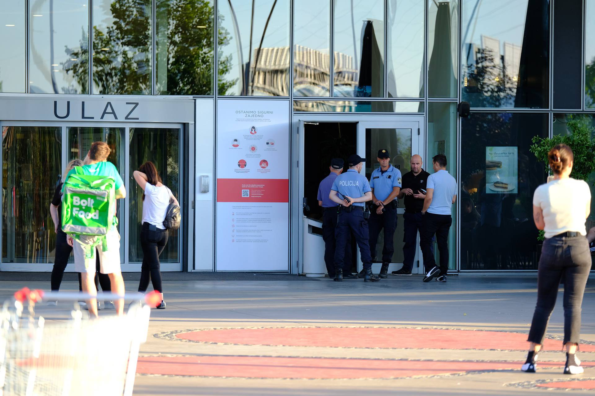 Zagreb: Evakuiran Arena centar zbog nove dojave o bombi