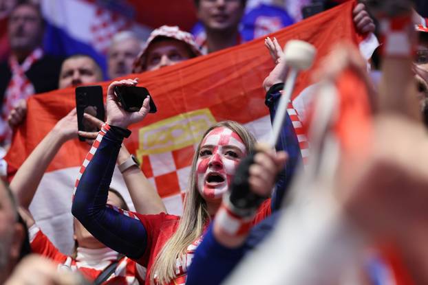 Malmo: Navijači na tribinama prije utakmice Hrvatske protiv Slovenije u drugom krugu EHF Europskog prvenstva