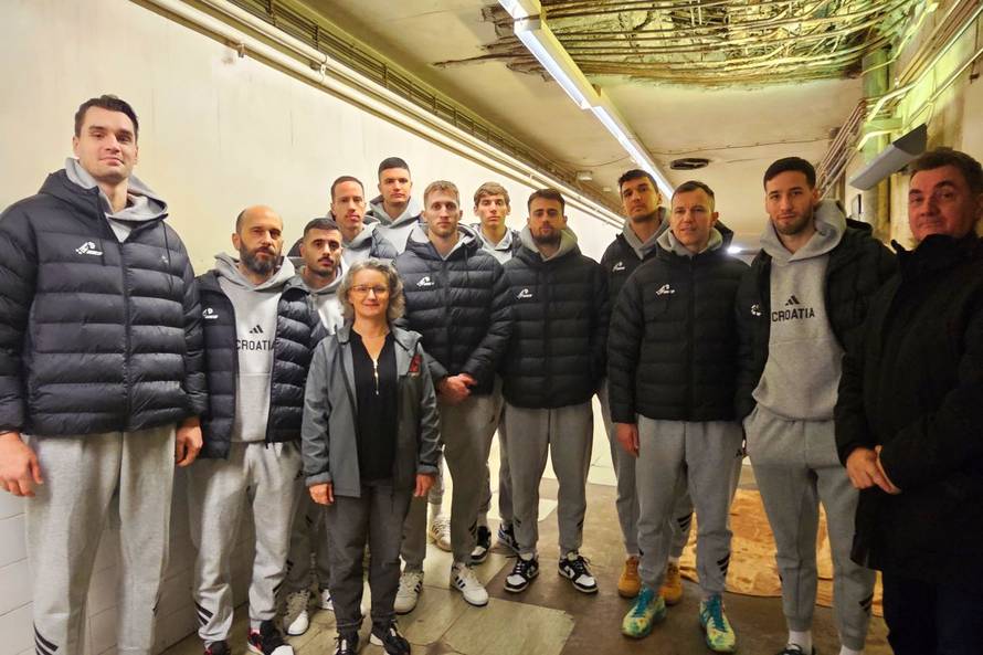 FOTO Hrvatski košarkaši otišli u posjet Vukovaru! Mario Hezonja pokrenuo fantastičnu inicijativu