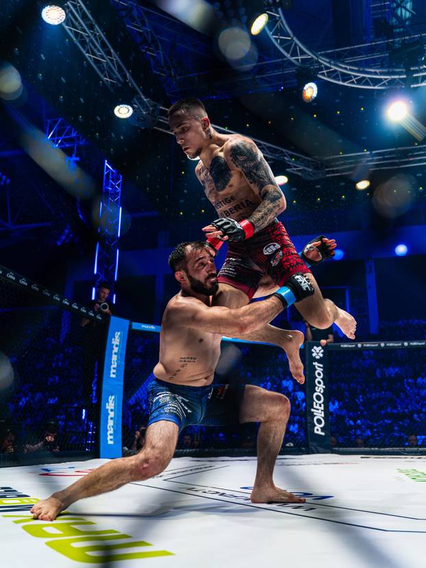 FOTO Krv, znoj, suze i ljepotice. Pogledajte najbolje trenutke s borilačkog spektakla u Sl. Brodu