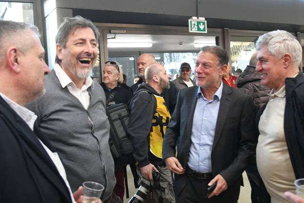 Predsjednik Sabora Gordan Jandroković stigao u Bjelovar gdje će pratiti utakmicu ženske rukometne reprezentacije