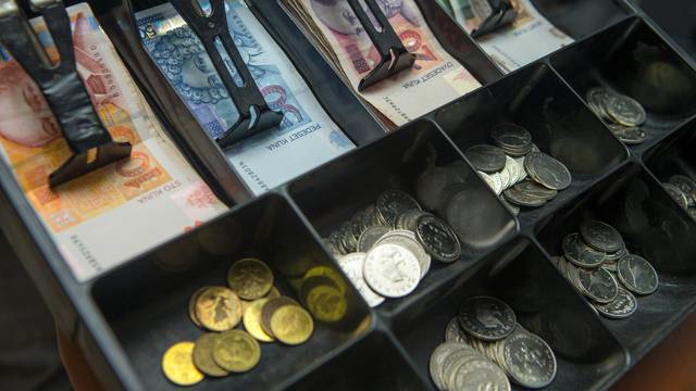 Prosječna plaća za rujan iznosi 6.418 kuna, 3% više nego lani