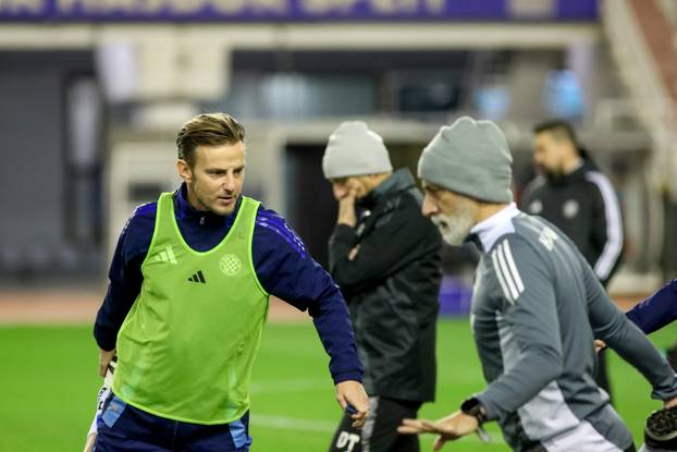 Zagrijavanje nogometaša Hajduka i Rijeke uoči početka utakmice 17. kola SuperSport HNL-a