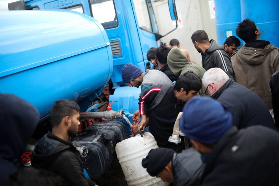 Noć u paklu Vučjaka: Mlate nas i pucaju, bojimo se crne policije