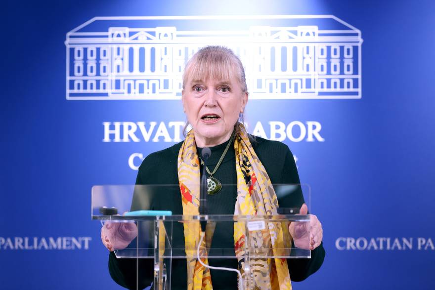 Saborski zastupnici o regulaciji korištenja mobitela na nastavi