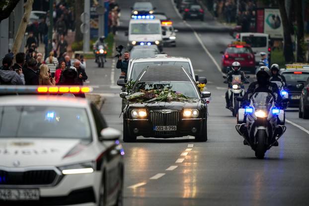 Sarajevo: Povorka prema gradskom groblju Barama