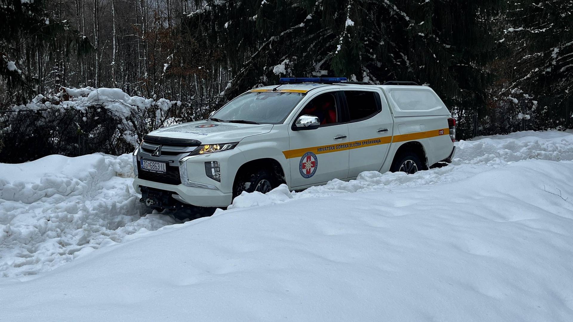 HGSS-ovci i na Božić u akciji: 'U kućama su bili zarobljeni, ceste su bile zatvorene zbog snijega'