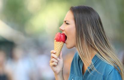 Da ti se mozak smrzne: Zašto nas glava boli od sladoleda?