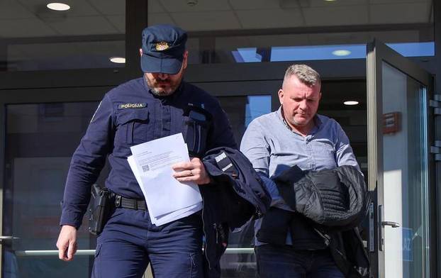 24SATA Velika Gorica: Daniel &Scaron;eni&ccaron;njak u pratnji policije dolazi na &Zcaron;upanijski sud