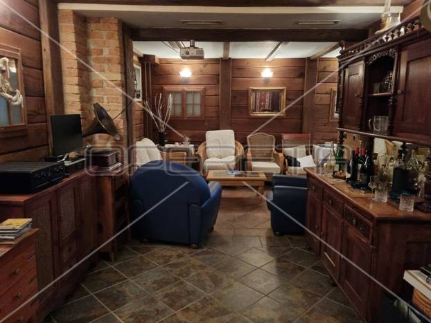 Jeste li vidjeli ovakvu garažu? Prodaje se u Zagrebu! Ima 85 kvadrata. Cijena je brutalna