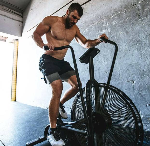 Ideš, kakva prsa imaju srpski fitness influenceri! Od njihovih 'fotki' ženama zastaje dah...