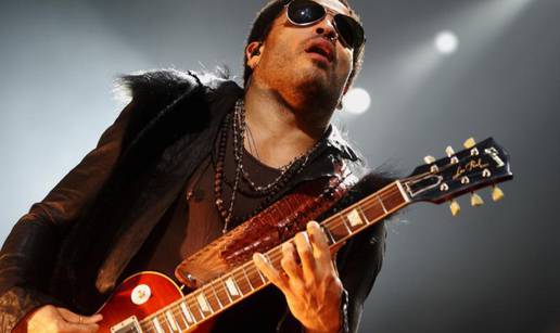 Lenny Kravitz u Areni zagrlio obožavateljicu i dao joj pusu