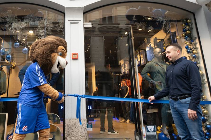 Dinamo otvorio novu trgovinu u Zagrebu. Dolaze i prvotimci...