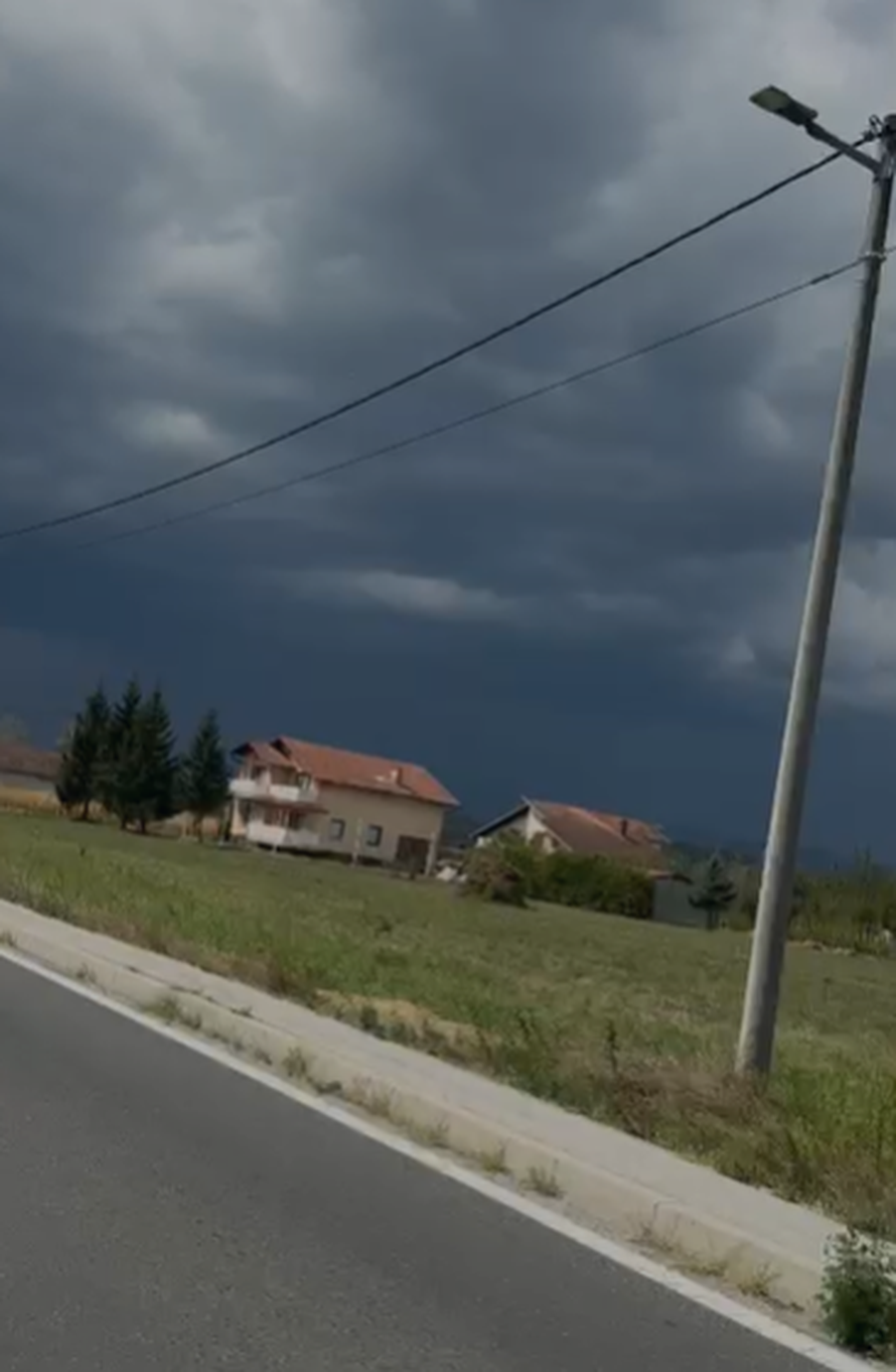 Olujni vjetar otpuhao je krov sa staračkog doma u Gornjoj Bistri!