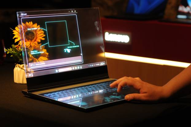 Lenovo u Barceloni predstavio prozirni laptop