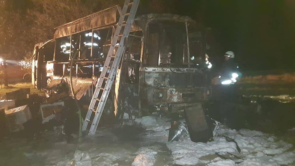 Vario je autobus s košnicama pa se zapalio: Jedva preživio...