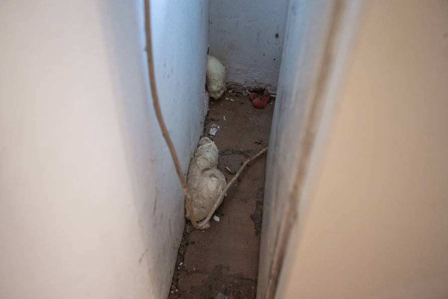 Andrej (3) živi u kući od blata punoj miševa: Teško govori i hoda, a mama ima epilepsiju