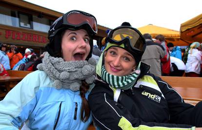 Ivona i Kristina isprobale su 'tri-ski' i južno-tirolske sanjke