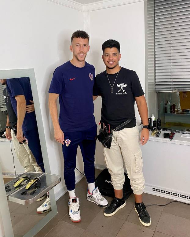 FOTO Tko je brijač 'vatrenih'? Uspio je nagovoriti Modrića na promjenu: 'Perišić? Boljelo me'