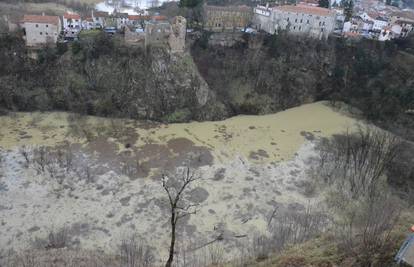 'Voda bila visoka 50 metara': Kiša je začepila Pazinsku jamu