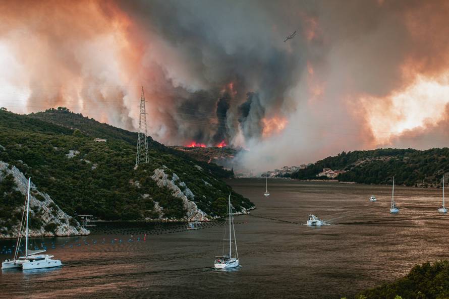 Pogledajte zapanjujuće prizore katastrofe u Zatonu kod Vodica