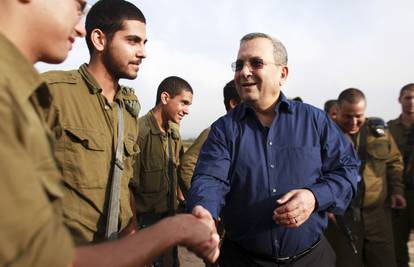 Izraelski ministar obrane odlazi iz politike jer želi biti s obitelji