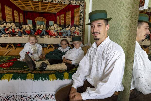 Komletinci: Obitelj Čelebić njeguje stare slavonske običaje