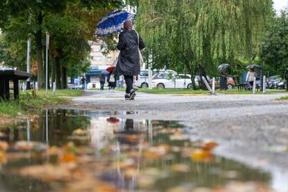 FOTO Neće njoj jesen i kiša dan pokvariti. Outfit Zagrepčanke je hit! Pogledajte što je odjenula