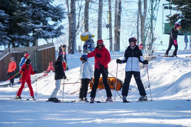 Zagreb: Otvorena sezona skijanja na Sljemenu