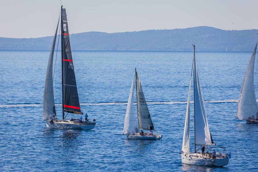 Split:  Pogled sa Sustipana na start Mrduljske Regate