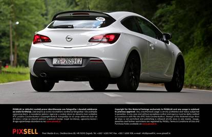 Sportaš tek izgledom: Opelova Astra GTC 1.4 na mini testu