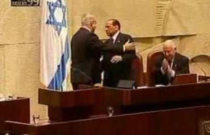 Berlusconiju ispričali priču o majci, a on se rasplakao