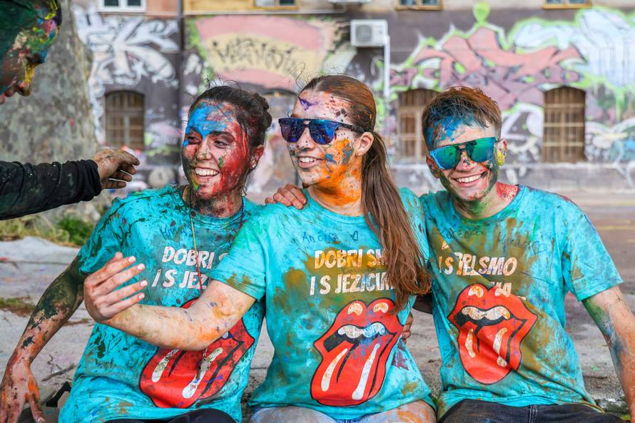 Pulski srednjoškolci slave kraj škole