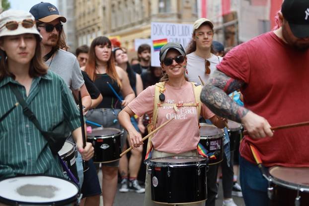 Zagreb: 25. Povorka ponosa LGBTIQ zajednice "Korak po korak, iskorak!"