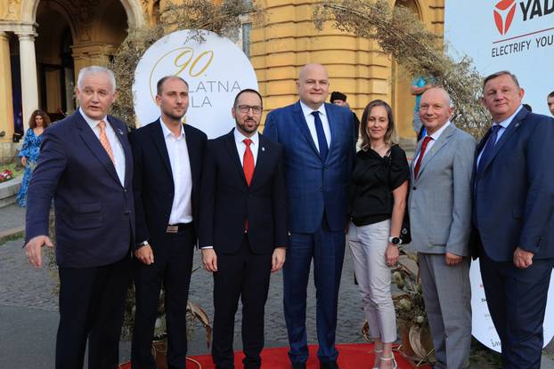 Zagreb: Dolazak uzvanika na 90. Zlatnu iglu